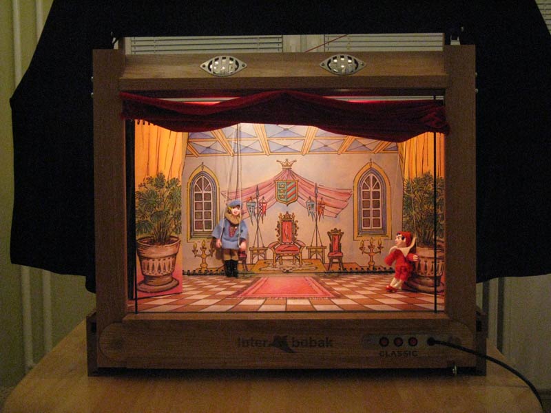 Купить театр на руках. Театр куклы Puppets. Сцена кукольного театра. Декорация к театру. Сцена для кукоьноготтеатра.