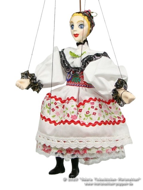 Marionette in Landestracht